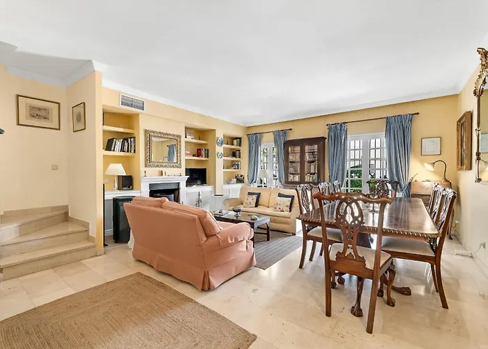 Spacy Stylish Aloha Townhouse